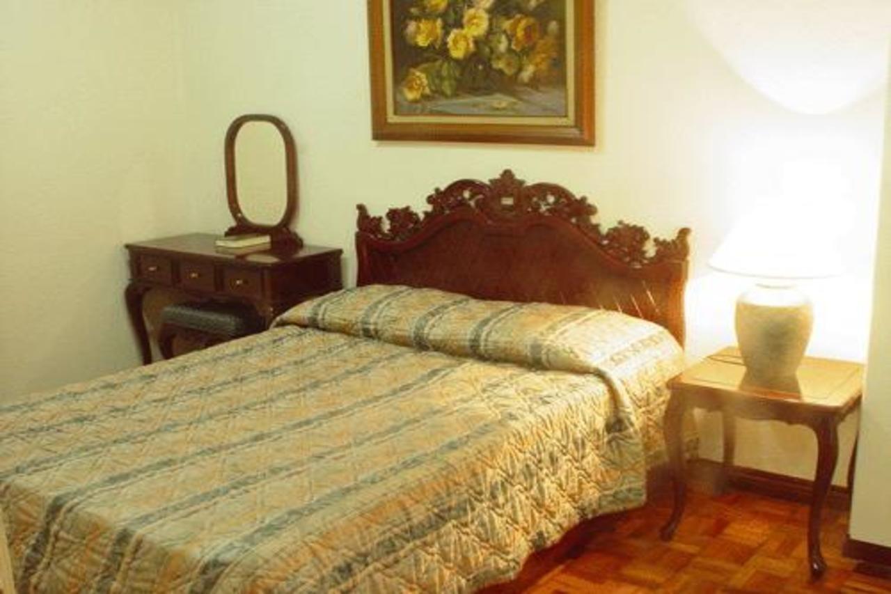 Citadel Inn Makati Makati City Esterno foto