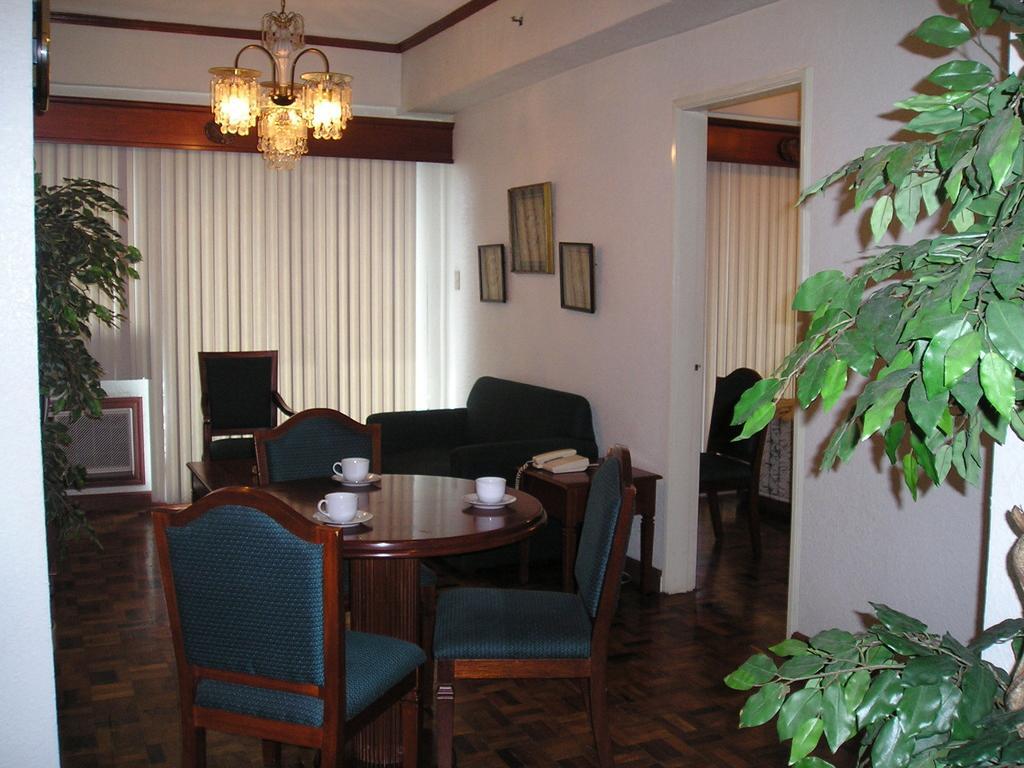 Citadel Inn Makati Makati City Camera foto