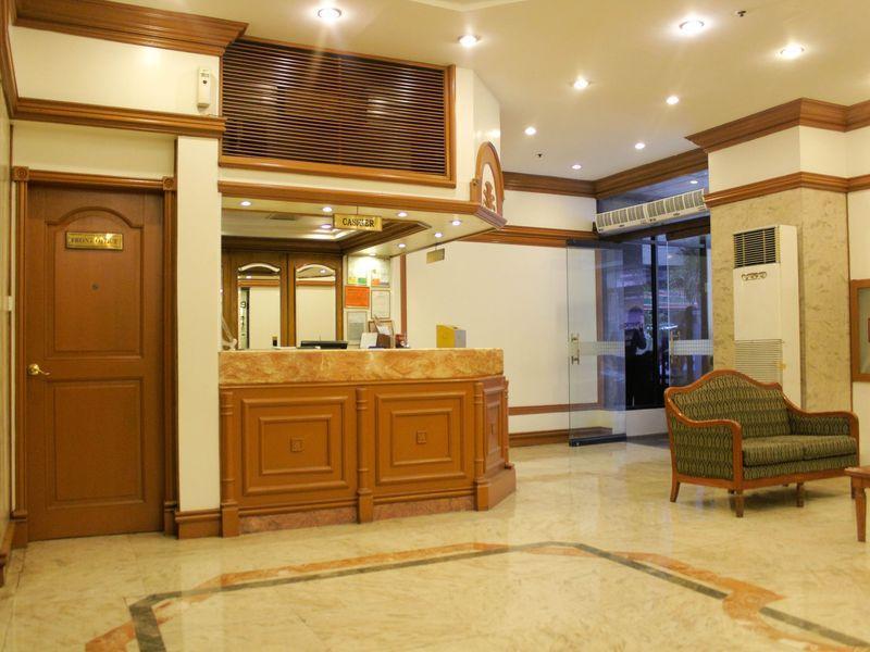 Citadel Inn Makati Makati City Esterno foto